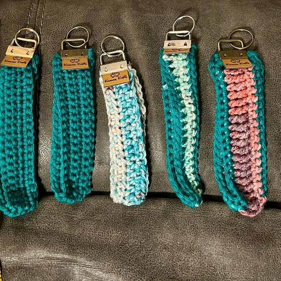 Set of 5 Handcrafted Crochet Wristlet Key chain, Cardholder - Picture 2 of 5